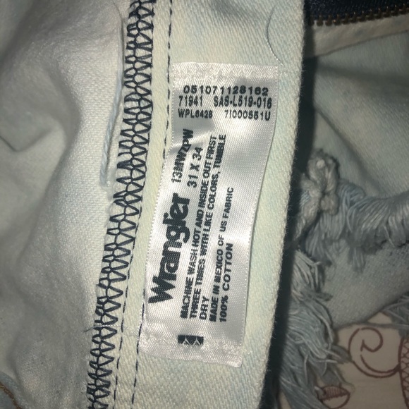 Wrangler high waisted, bleach dyed denim shorts - Picture 3 of 3